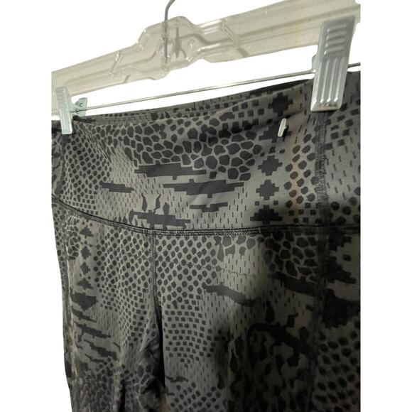 Lucy Black Snakeskin Print Sculpting Active Gorpcore Utility Hiking Gym Leggings - Picture 2 of 5